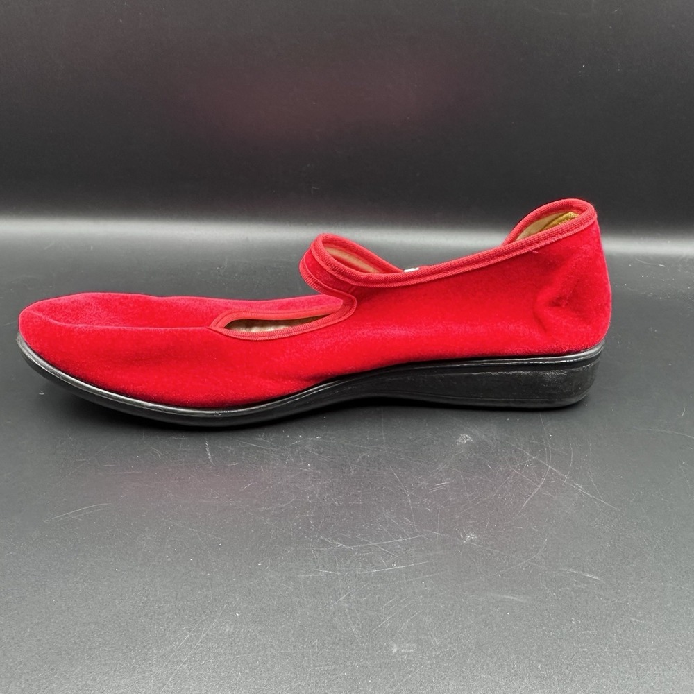 Red Velvet Mary Jane's Chinese Flats Size: 6.5 - Picture 5 of 10